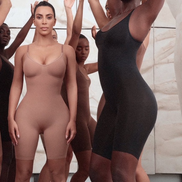 curated SKIMS bundle | assorted SKIMS box | 10pc - Picture 10 of 14